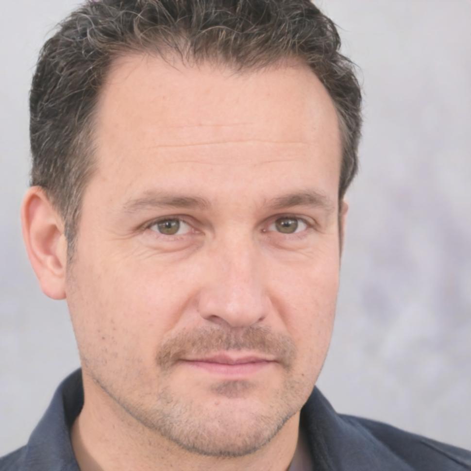 Dr. Marcus Weber - Senior Finanzberater